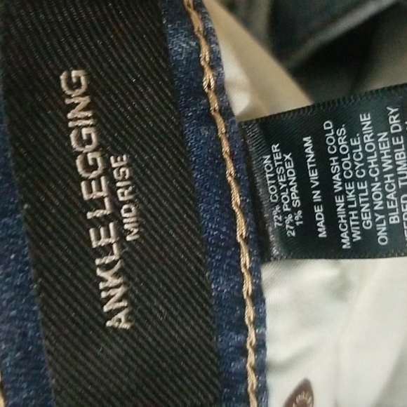 Express Size 4R Ankle Legging Jean's Mid Rise Floral Design Very cute, like new! - Picture 4 of 6